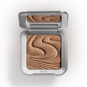 R.E.M. BEAUTY SATIN MATTE BRONZER